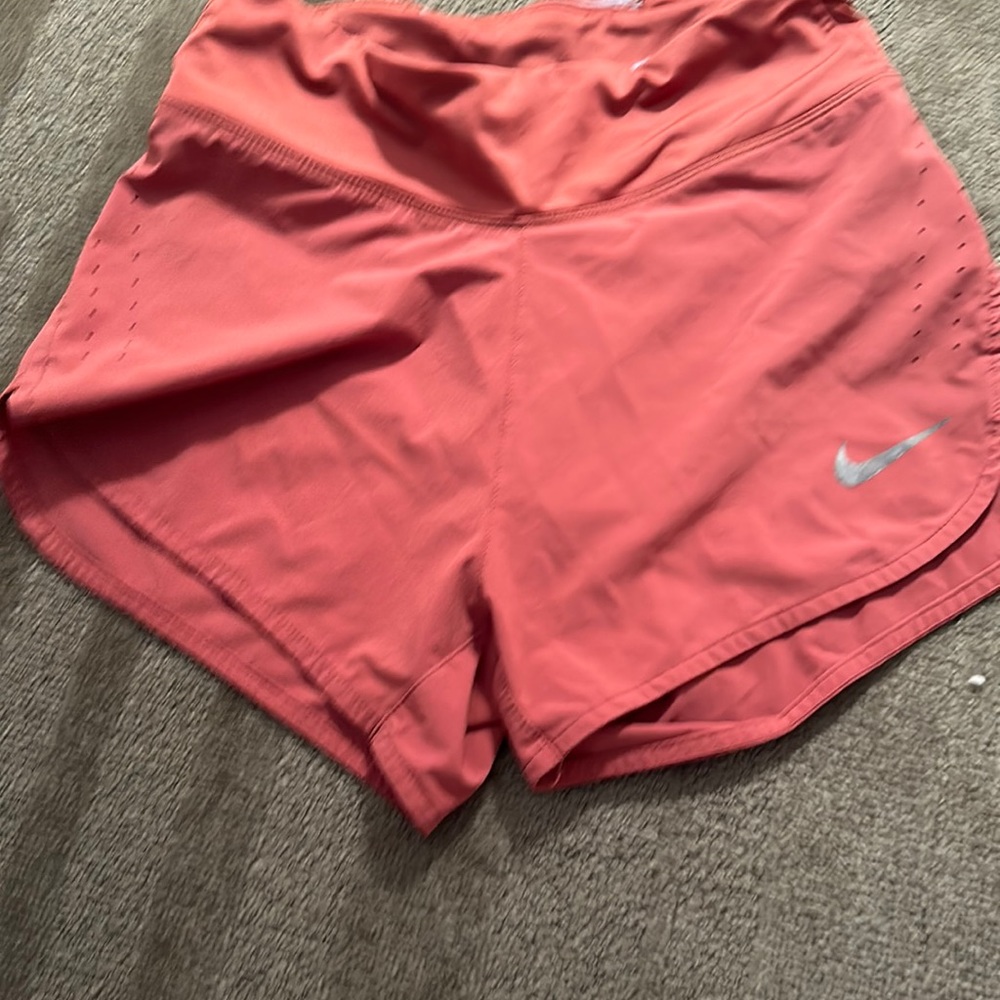 NIKE MAROON SHORTS